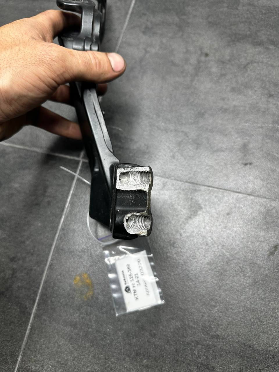 Miniatura: Кронштейн L KTM rc 125-390, 14-21 90503038000