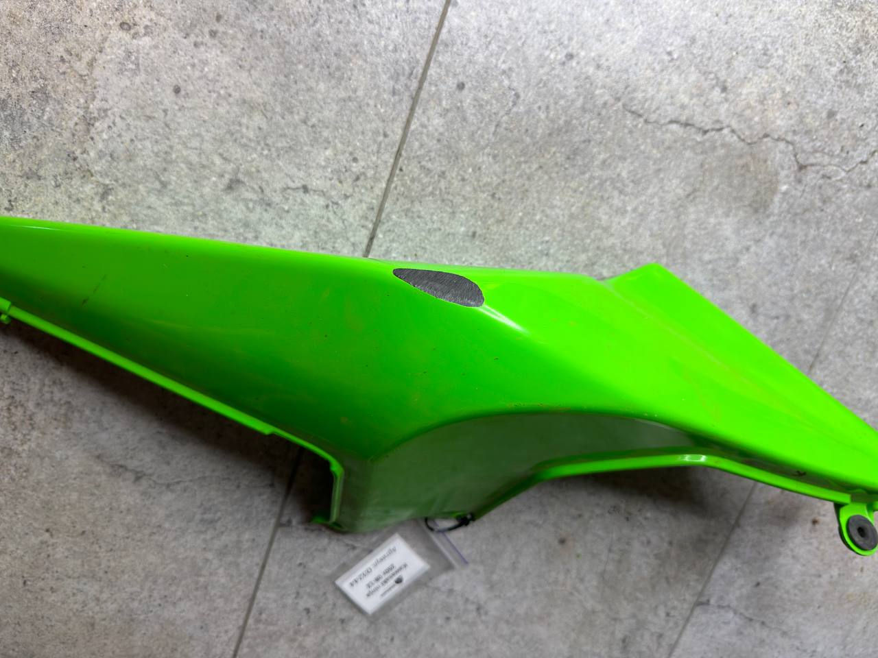 Пластик  зад Kawasaki Ninja 250r, 08-12 92161-0489B