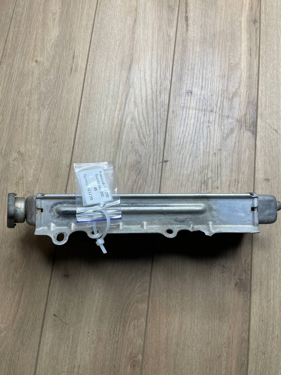 Миниатюра: Радіатор L Kawasaki Kxf250 Suzuki Rmz250 , 04-05