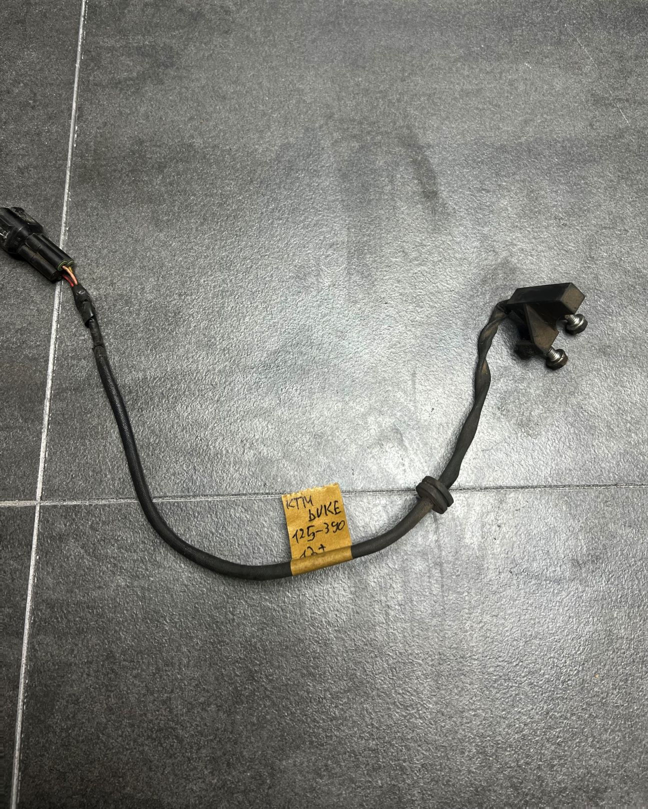 Датчик бічної підставки KTM duke 125-390  90111045000