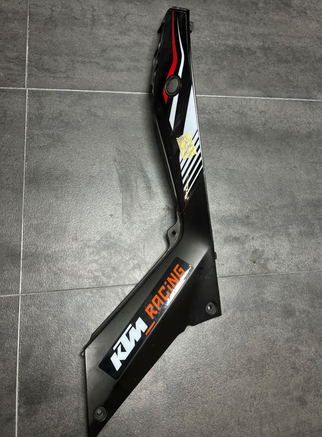 Пластик зад KTM duke 125-390 L 9010804100047