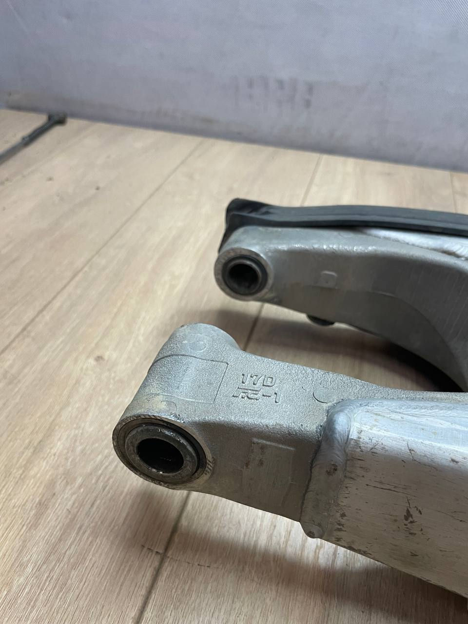 Миниатюра: Підвіска Yamaha yzf 250 06-08 2І2-22110-70-00