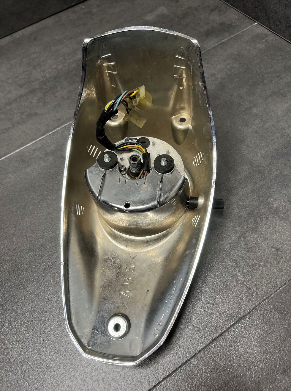 Miniatura: Накладка на бак Yamahaxvs 400,650 Drag star 96-04 4TR-2171A-00-00