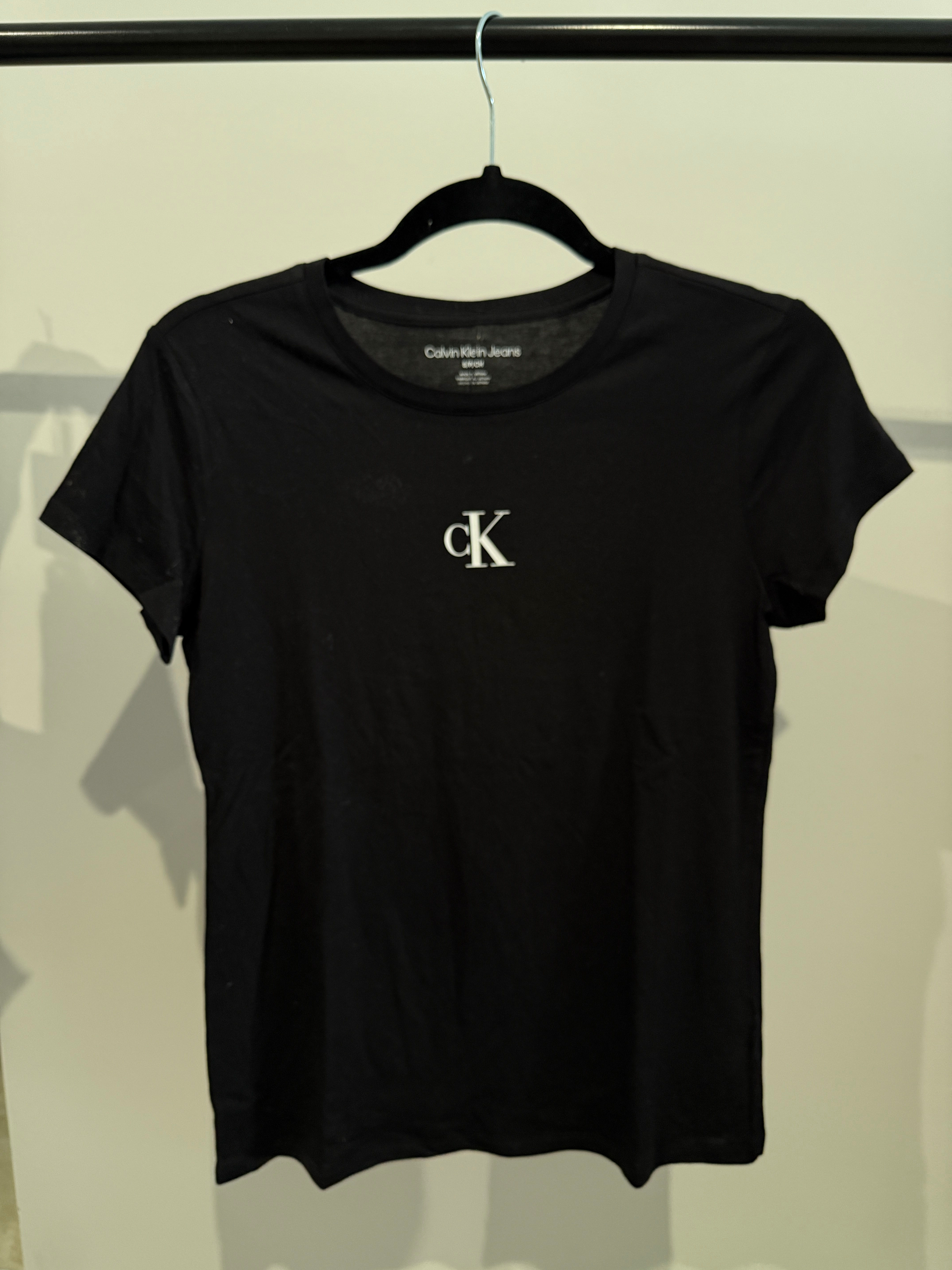 Remera Negra Logo cK Minimal by Calvin Klein