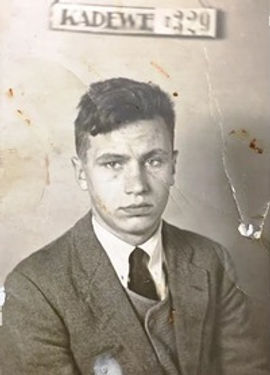 YAAcrgoGDvU.jpg