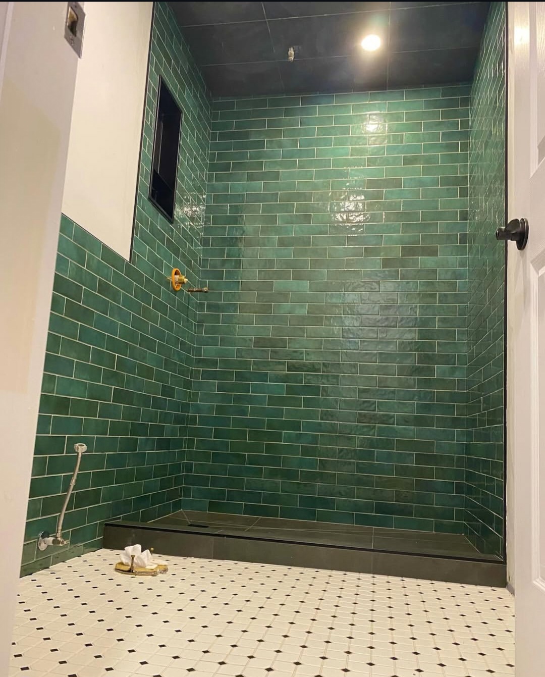 Surface Renaud – tile finish detail
