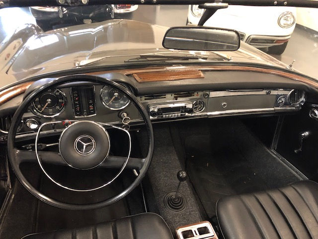 Thumbnail: 1967 Mercedes-Benz 250 SL roadster