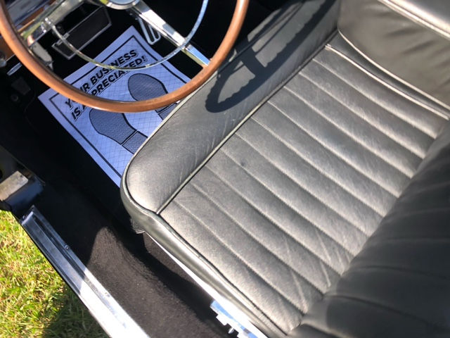 Thumbnail: 1961 Lincoln Continental convertible