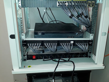 9U Kabin Cisco Router & HP 24 Port PoE Switch Montajımız