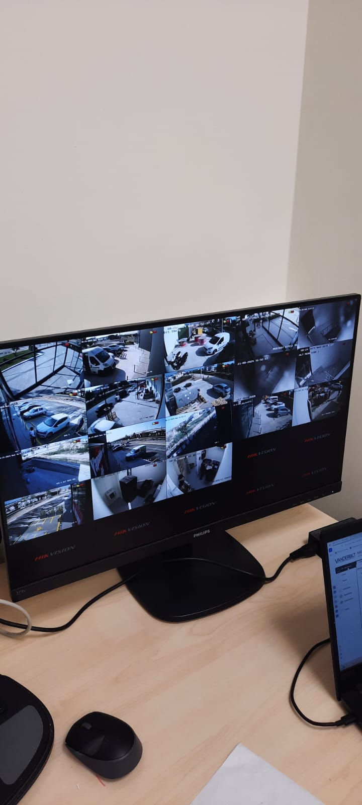 Hikvision 38 Kameralı Mağaza Kamera Sistemi Montajı