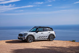 MINI Cooper S Countryman ALL4 in the Untamed Edition新登場