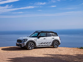 MINI Cooper S Countryman ALL4 in the Untamed Edition新登場