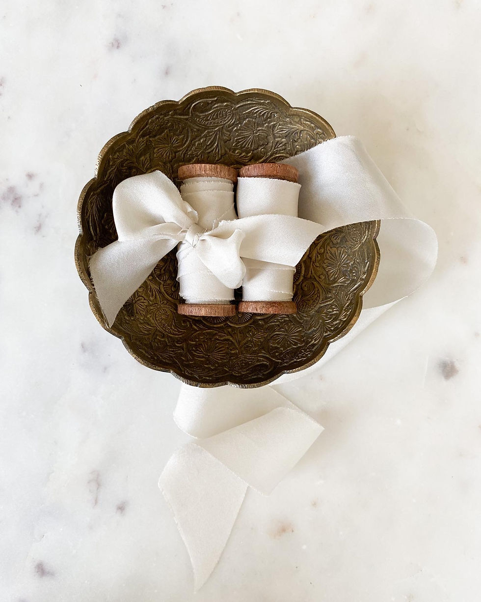 Thumbnail: Silk Ribbon Classic White Bias Cut