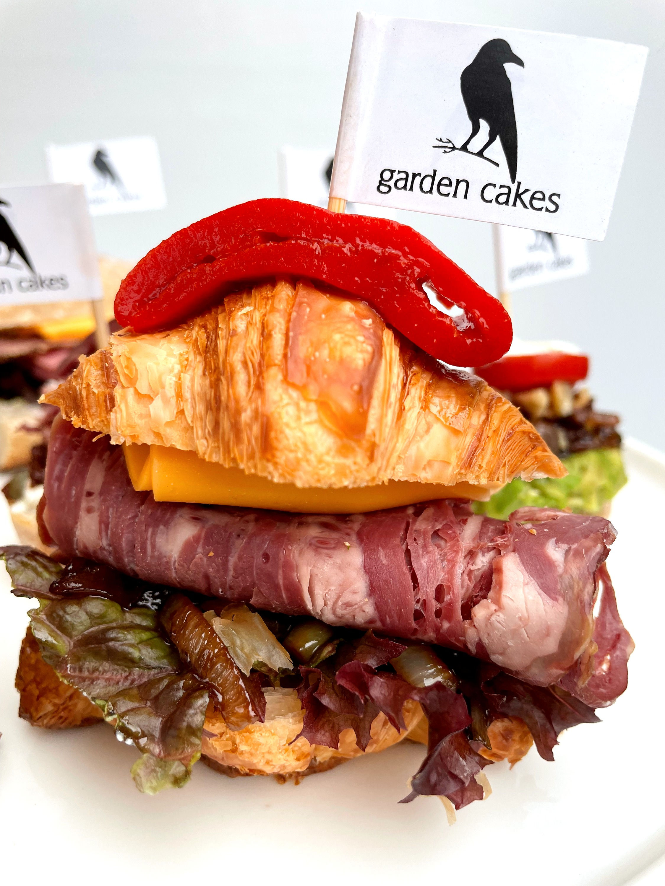 Mini Füme Kaburgalı Kruvasan (10 adet)