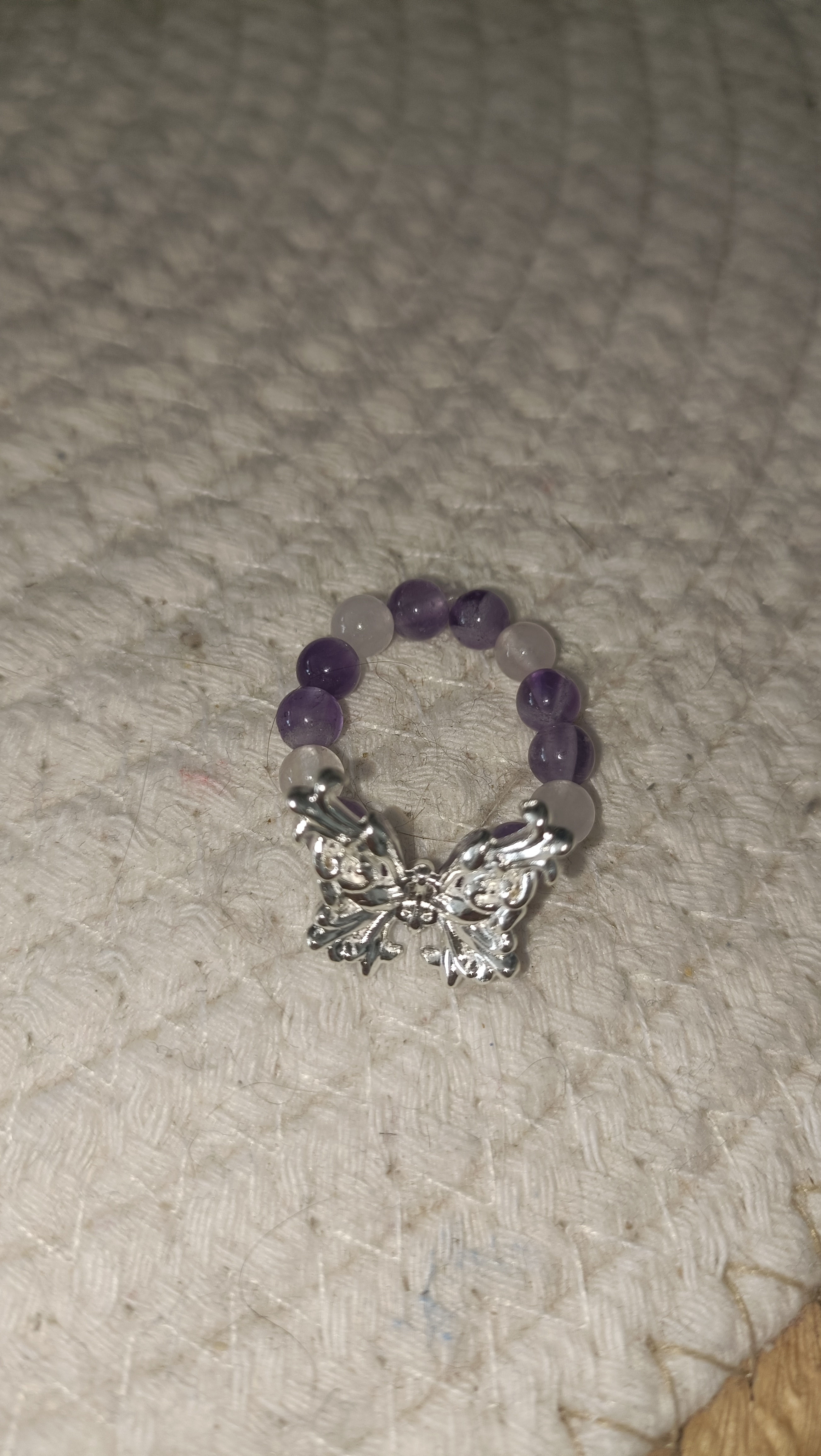 Bague améthyste et quartz rose breloque papillon