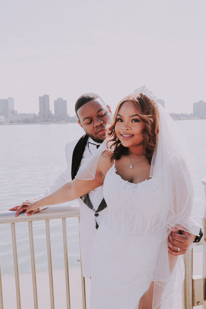Detroit Riverwalk Wedding Photo