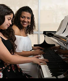 Deanna Lariz and Piano Lessons