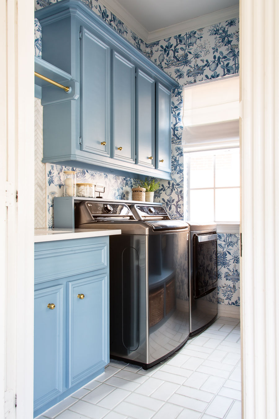 wallpops scalamandre delft shantung wallpaper, washer and dryer surround build