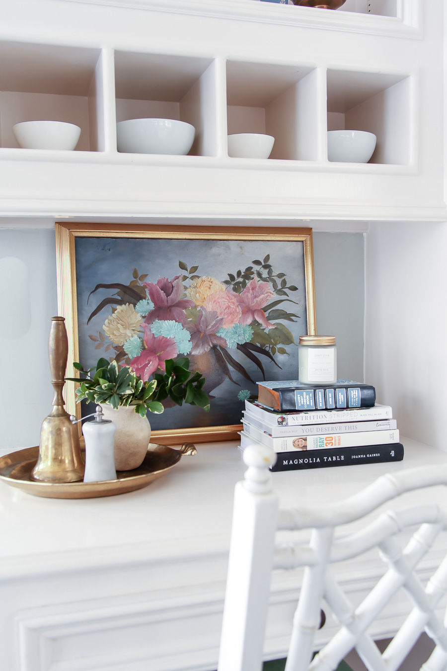 Jennifer Laura Living #StyleItNow Challenge | grandmillenial styled shelf