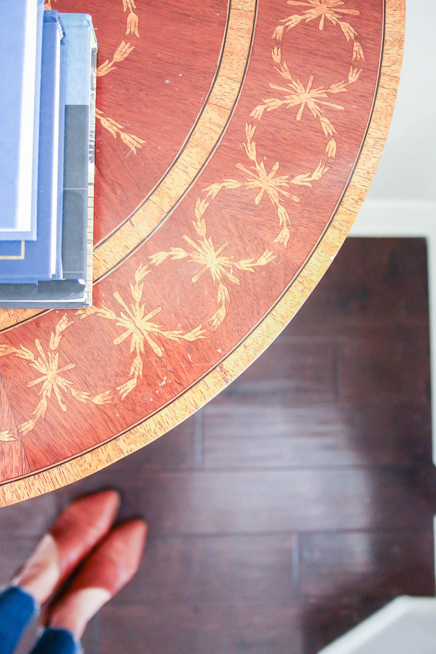 wood linlay table