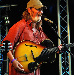 Local music performer in North Devon