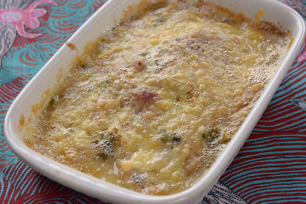 Gratin d'endive au jambon avec sauce béchamel et lamelles de gorgonzola
