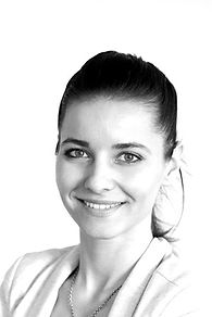 Anita_300x450_edited.jpg