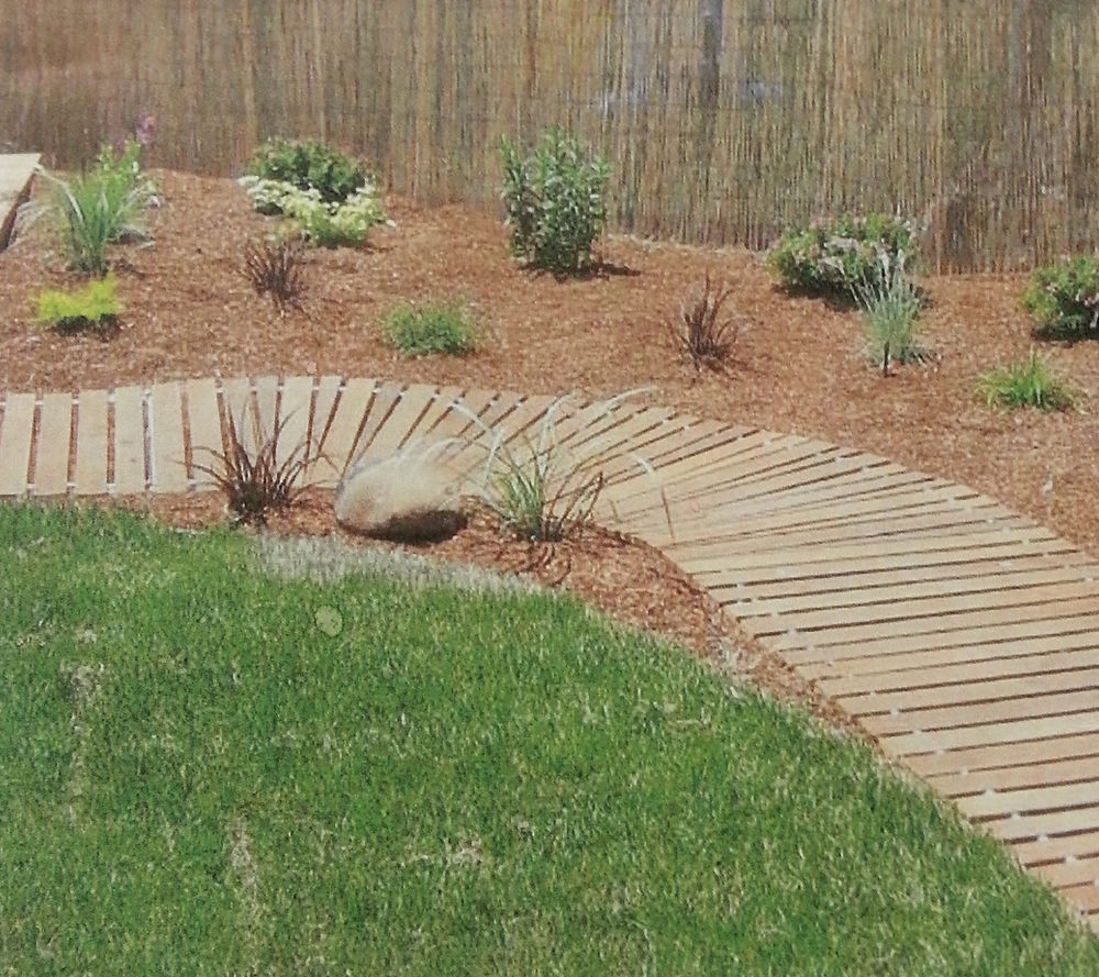 Mister Boardwalk® roll-out path through a garden