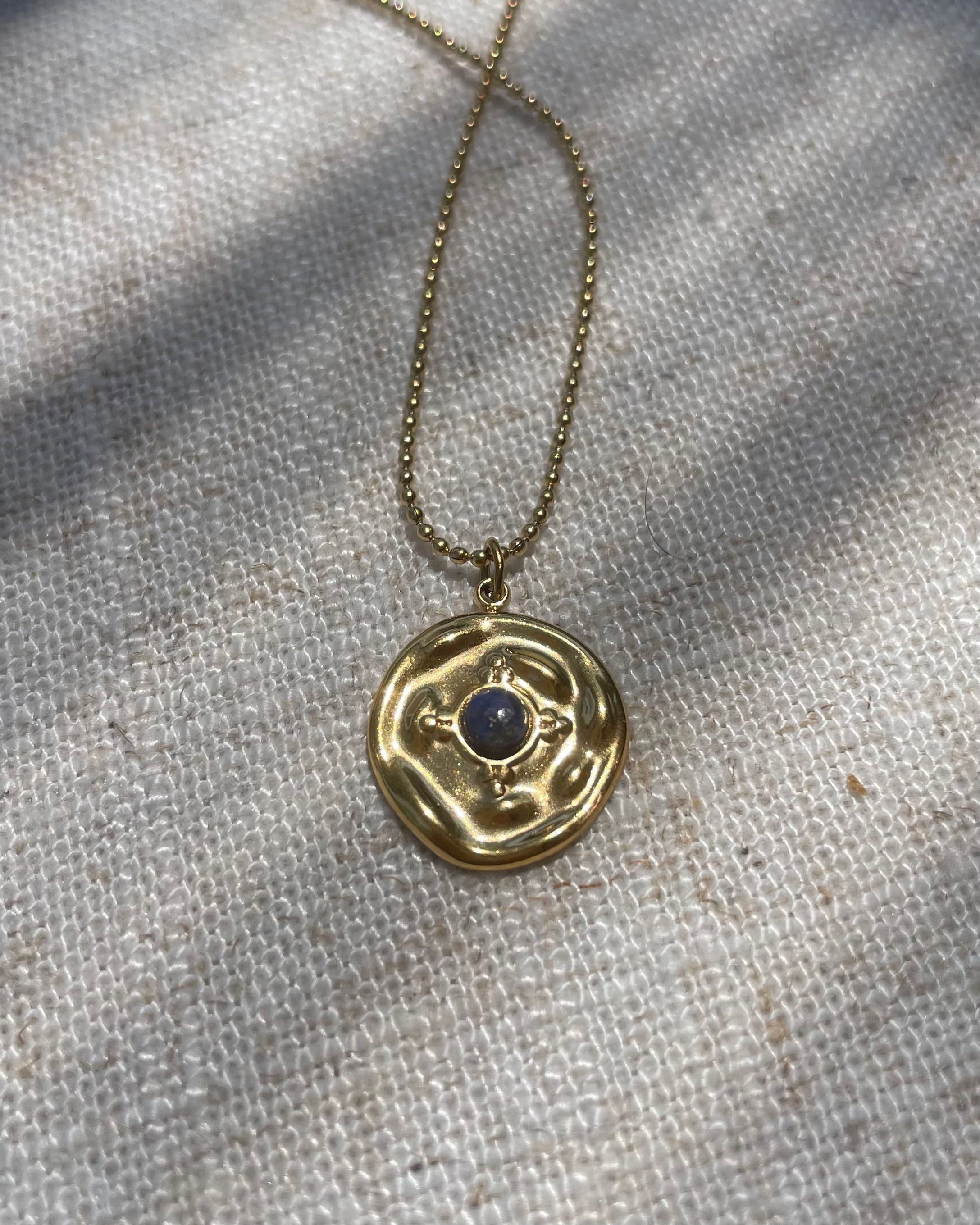 Mily chaîne La pis Lazuli