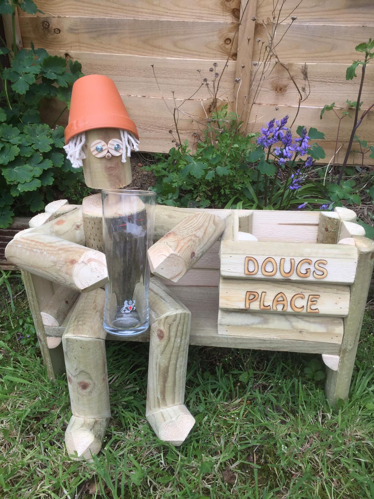 Pint glass holding logman