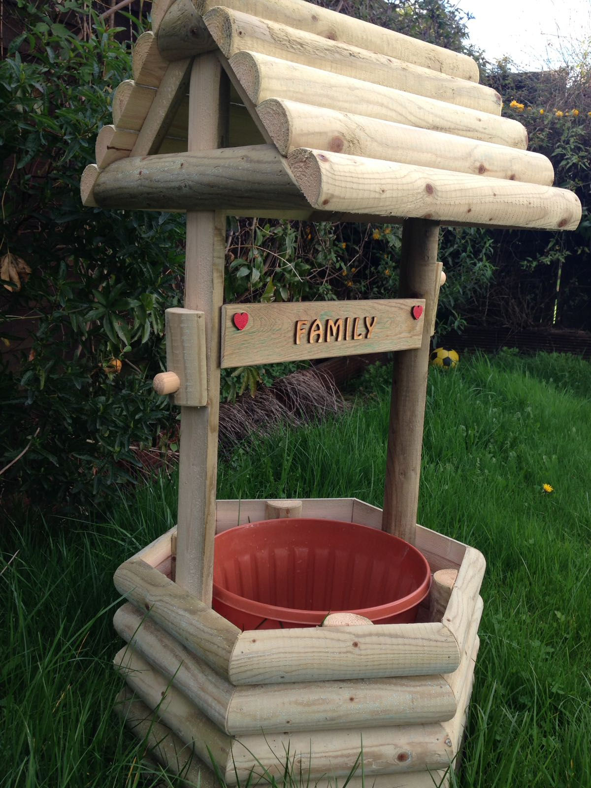 Wishing well (Del avail, please contact) 