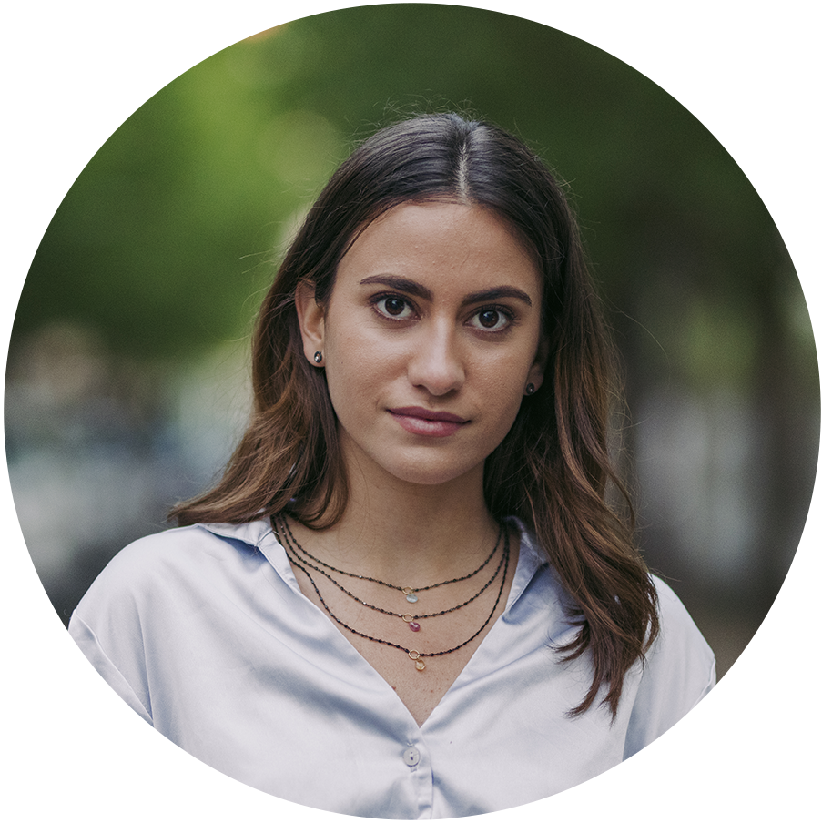 young-stilysh-woman-2022-01-19-00-21-28-utc copy.webp