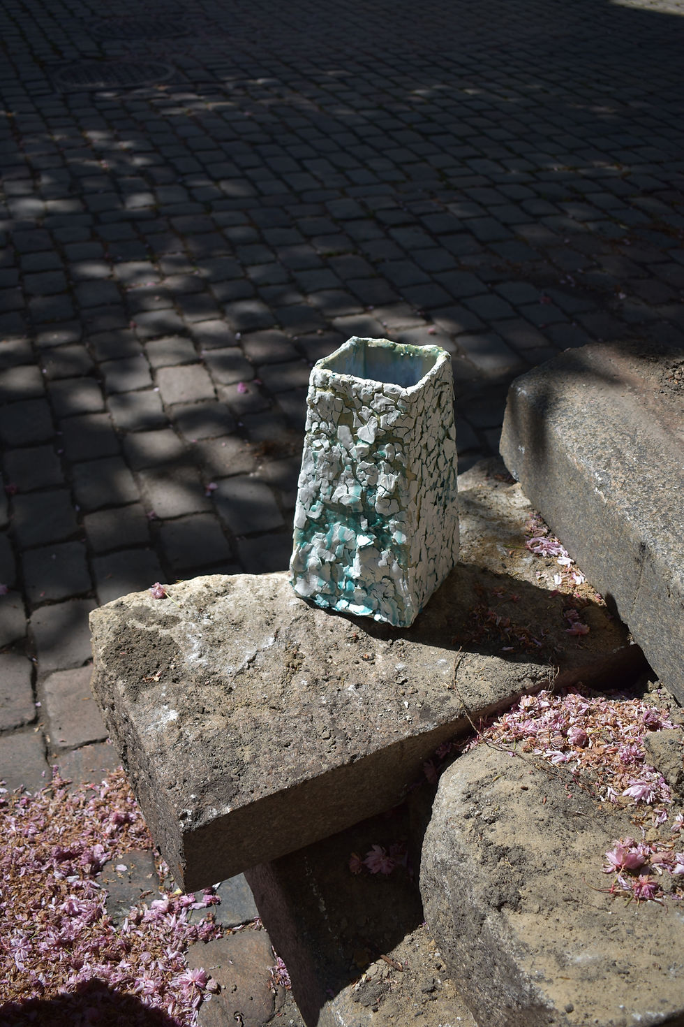 Miniaturbild: Vase 04 | White Page Collection