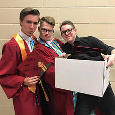 grad_group07_sq.jpeg