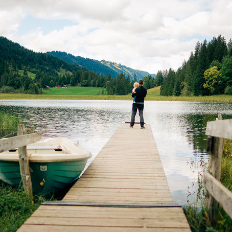 Familienwanderung mit einem kleinen Hauch Herausforderung: Von der Wispile zum Lauenensee