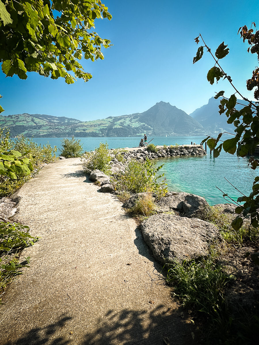 Strandweg Spiez Faulensee Schwimmen