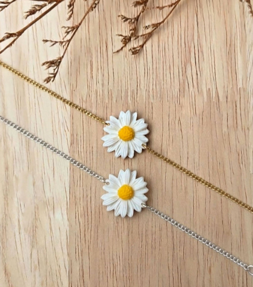 Les bracelets Belloria sur fond bois - Les merveilles de Sophie