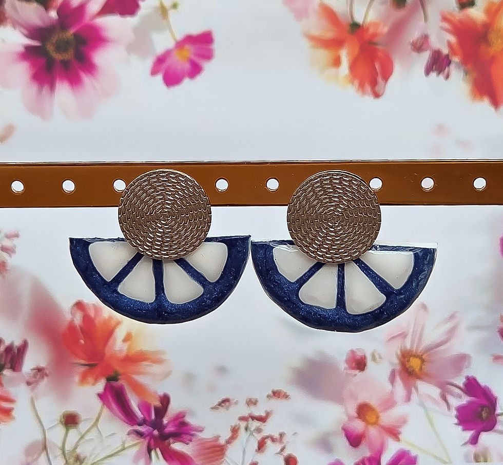 Miniature : Les boucles d'oreilles Calyra sur fond bois - Les merveilles de Sophie