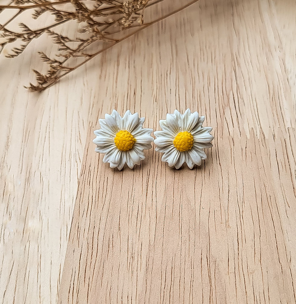 Miniature : Les boucles d'oreilles Belloria sur fond bois - Les merveilles de Sophie
