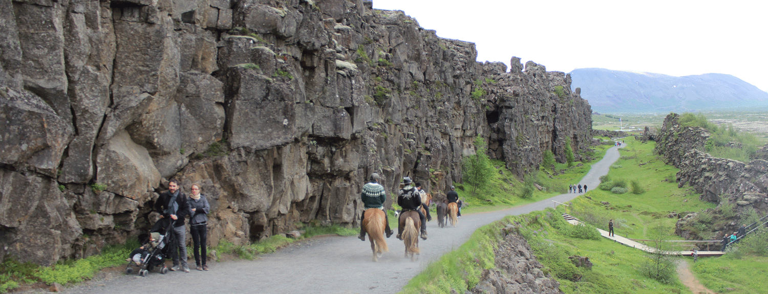 Þingvellir riders in Almannagjá