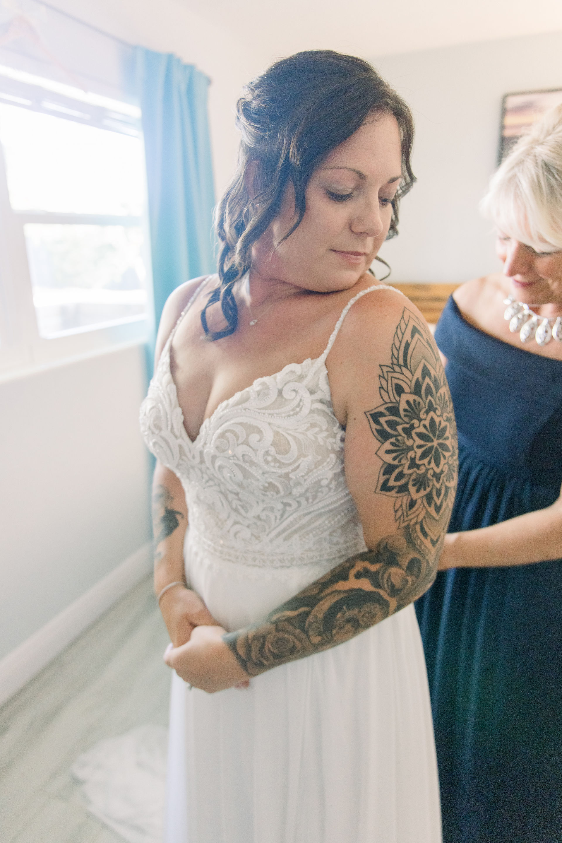 first look, getting ready, fine art wedding photographer