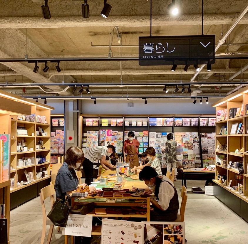 革小物とワラーチサンダルの出張ワークショップ@蔦屋書店#5の様子