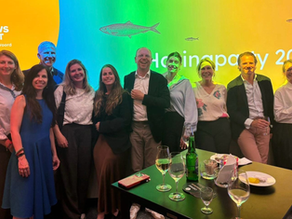 Hollandse nieuwe op de Nieuwspoort haringparty