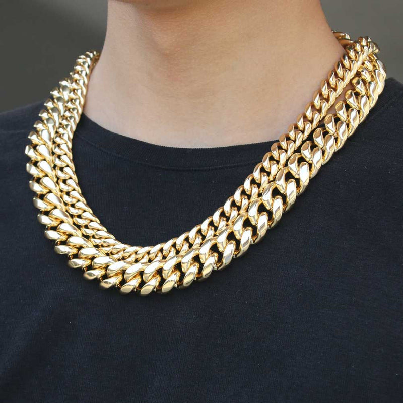 CUBAN LINK CHAIN NECKLACE IN GOLD 