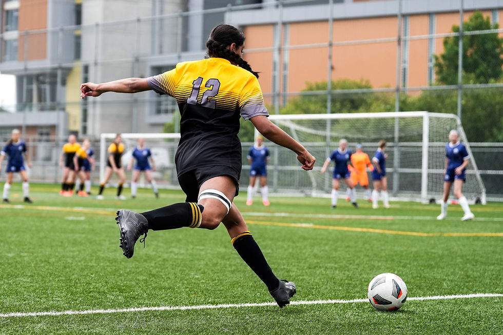 Neha Gill (Shawnigan ‘24) currently plays hockey for Nipissing Lakers. At Shawnigan, she was an outstanding player and teammate in both soccer and hockey.