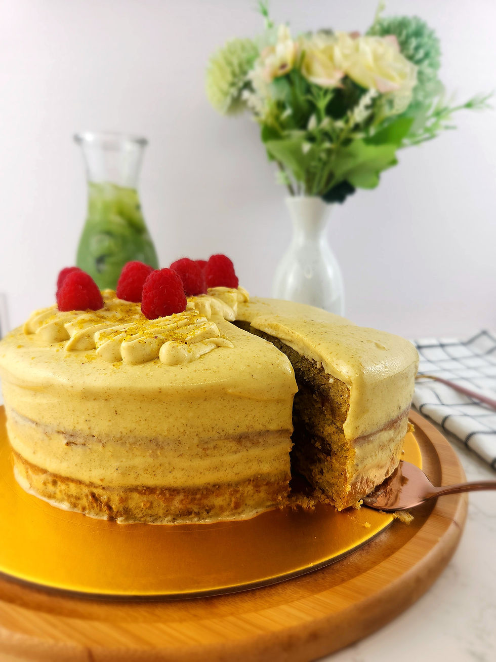 Pistachio Raspberry Cake