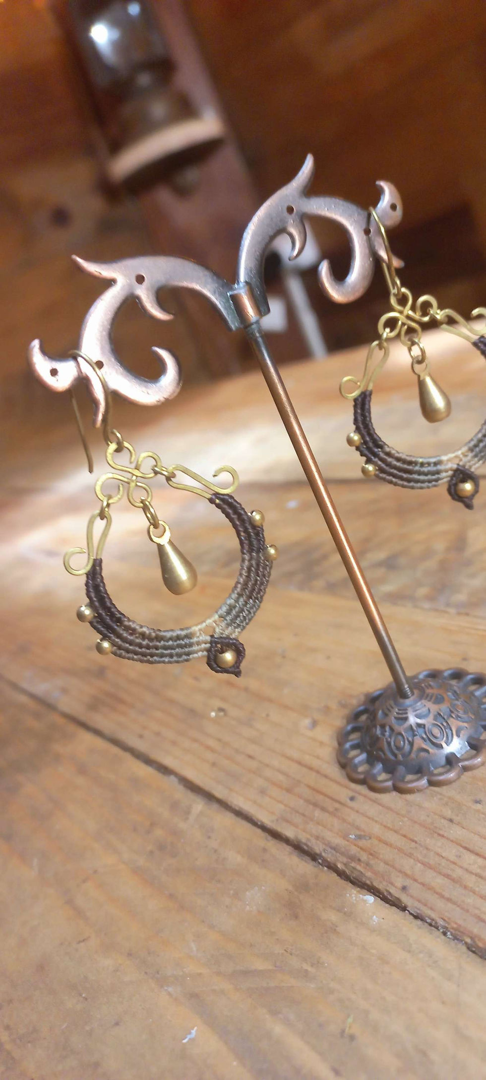Thumbnail: Boucles d'oreilles laiton macramé 