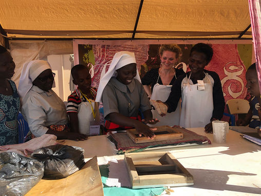 franziskaleischker-fideslinien-fancy-pads-lifestyle-products-xsabo-foundation-xsabo-group-social-impact-sustainability-renewable-energy-development-innovation-africa-development-programs-community-support-organizational-development-corporate-responsibility-foundation-projectmanagement-hand-papermaking-workshops-diy-initiatives-creative-projects-team-coaching-change-management-performance-optimization-innovation-management-process-optimization-strategic-planning-leadership-training-business-development-affordable-sanitarypads-mhm-menstrualhygienemanagament