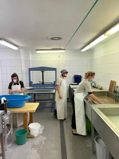 papermaking-workshop-fides-linien-art-consulting.jpeg