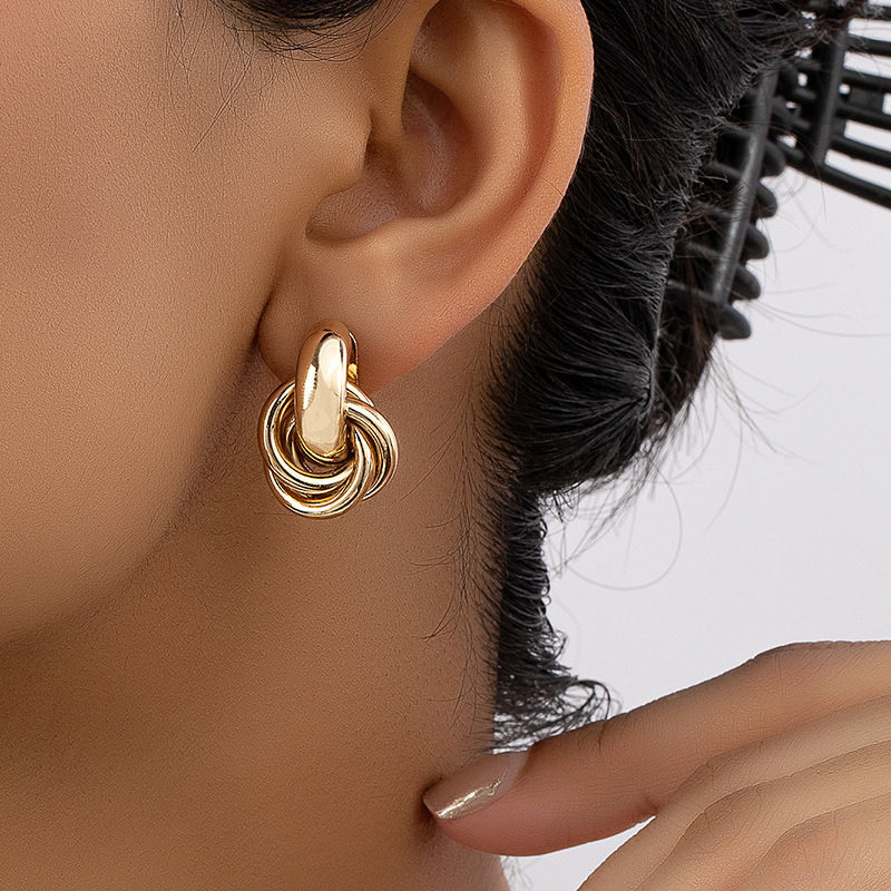Thumbnail: Solenne Twisted Knot Hoop 